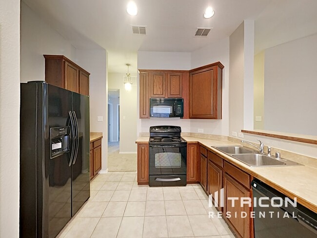 Building Photo - 1249 Artesia Dr