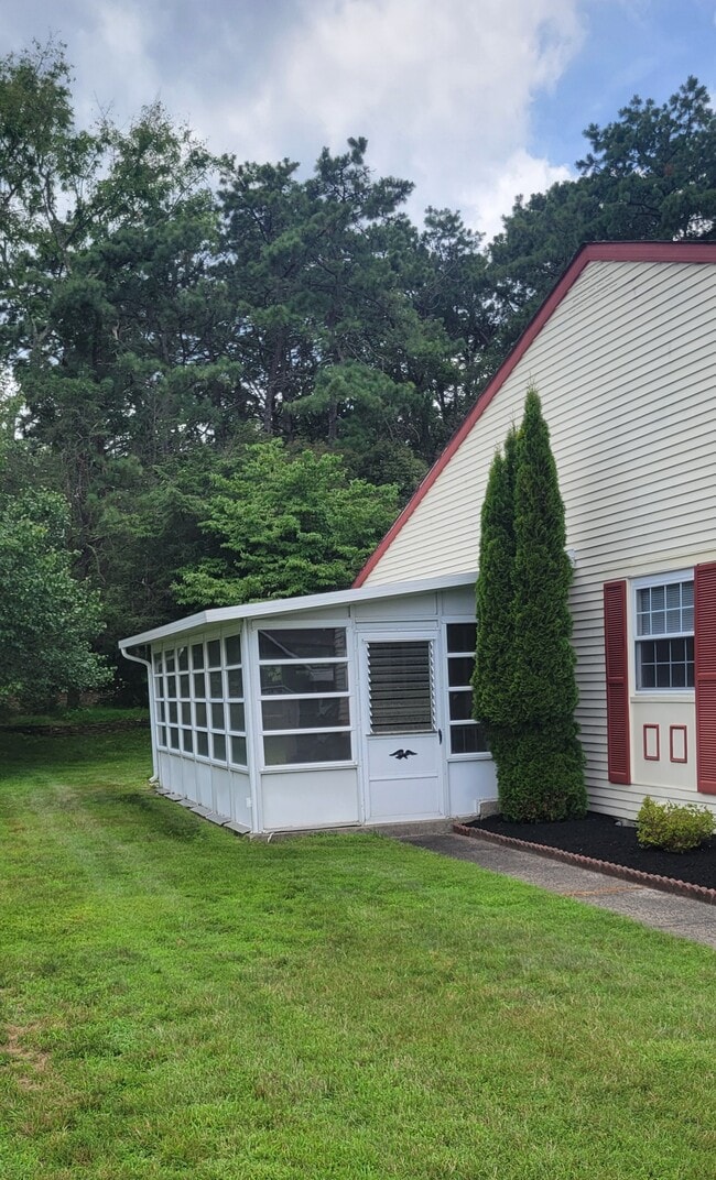 Building Photo - 42A Sunset Rd