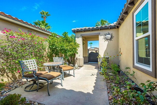 Building Photo - 60661 Juniper Ln