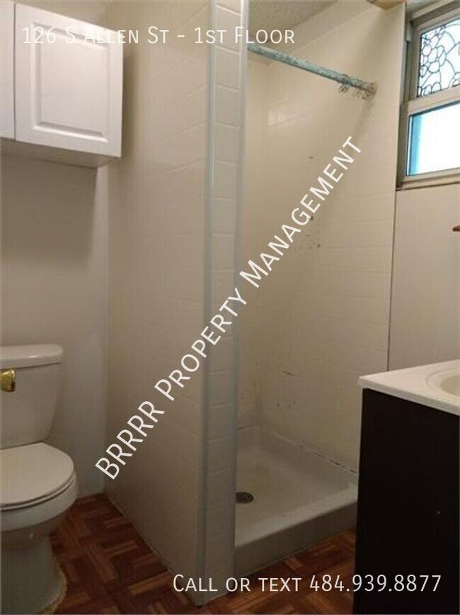 Building Photo - 126 Allen St