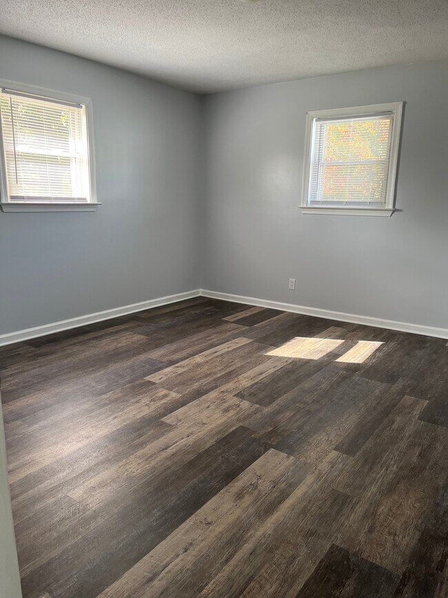 Building Photo - 17301 Warwick Blvd