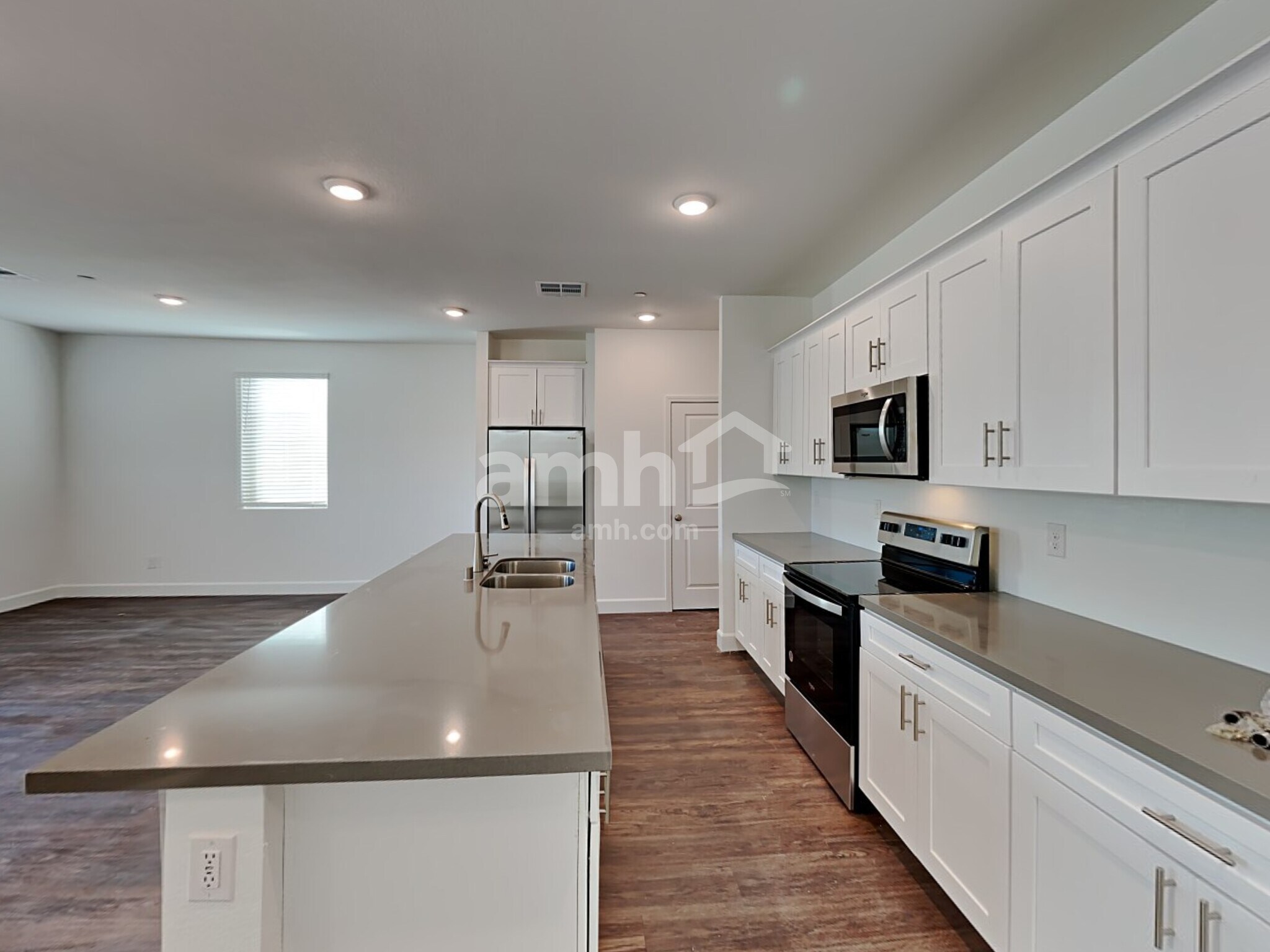 Building Photo - 3360 Blodwen St