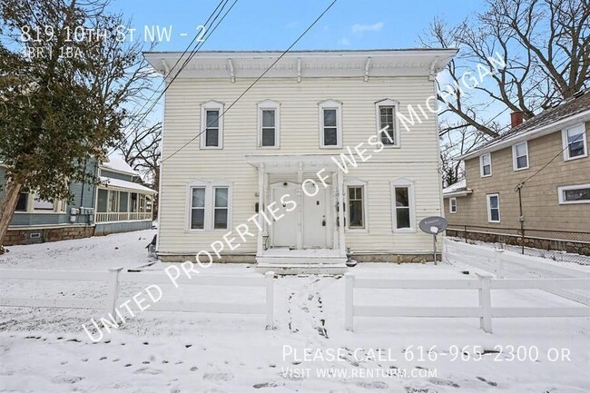 Building Photo - 819 10th St NW