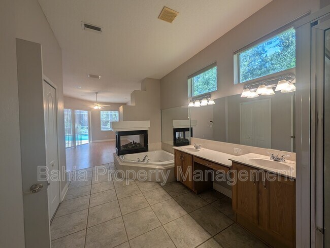Building Photo - 10411 Riverburn Dr
