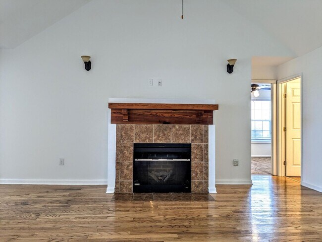 Building Photo - 508 Simoni Pl
