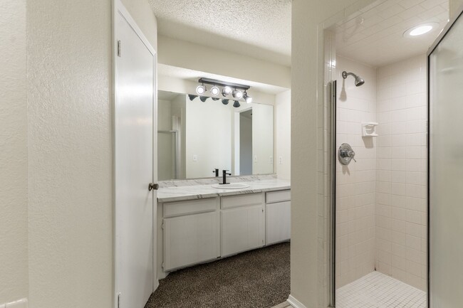 Building Photo - Rent to Own Home Available in Oklahoma City!