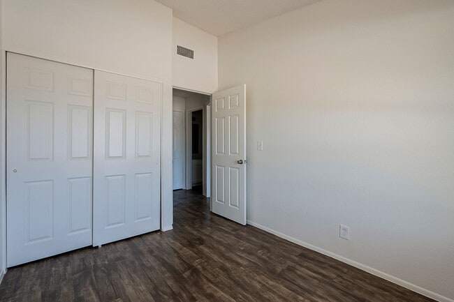 Building Photo - 5821 N 59th Dr