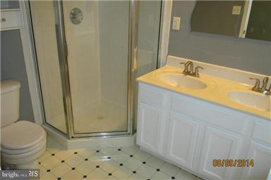 Building Photo - 178 Goldsborough Dr