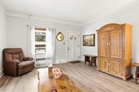 Building Photo - 110 Gleneida Ave