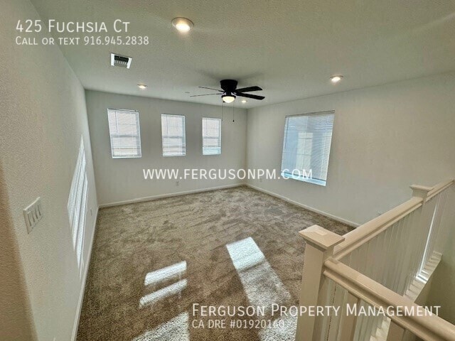 Building Photo - 425 Fuchsia Ct