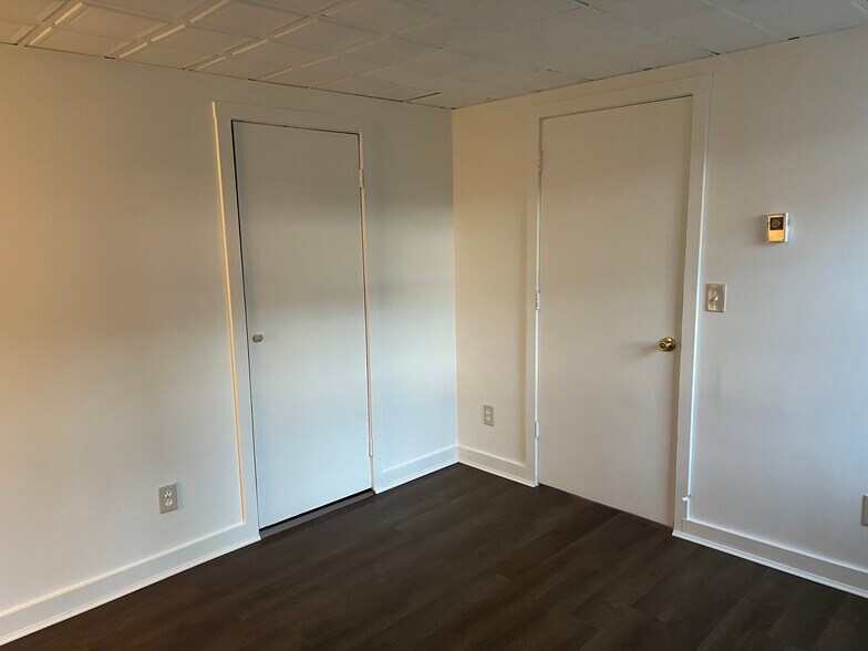 Bedroom - 18 First St