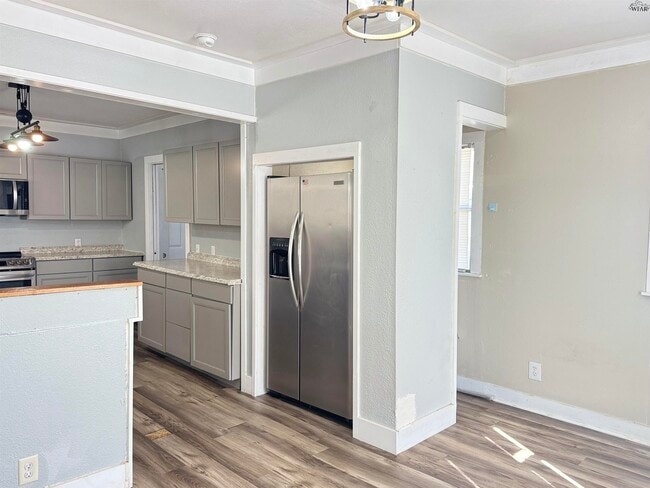 Building Photo - 2128 Richmond Dr