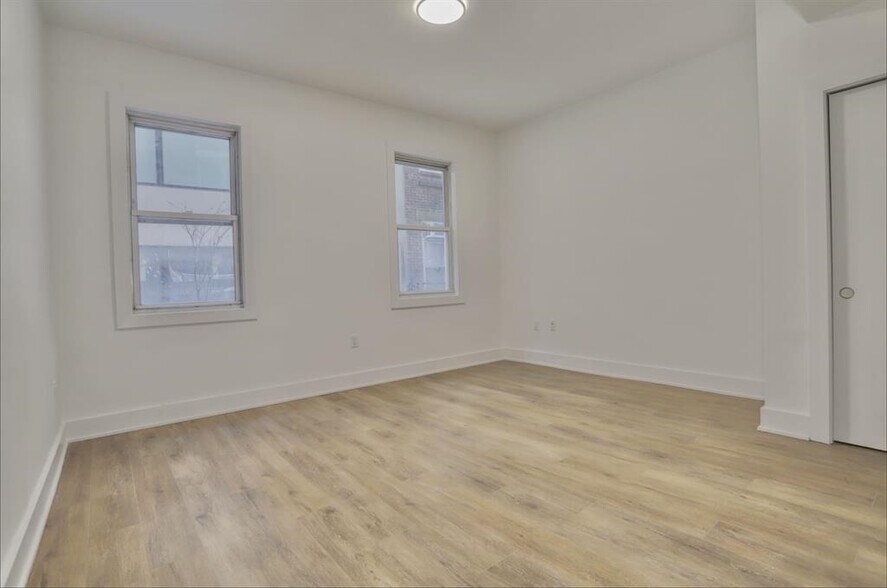 Building Photo - 517 Willow Ave