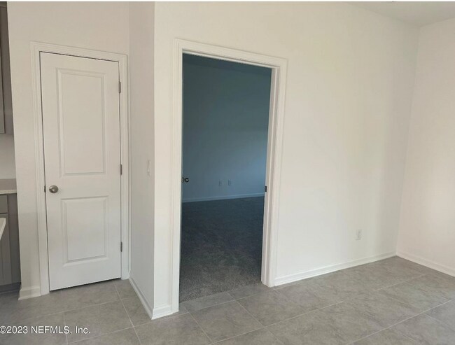 Building Photo - 234 Brandon Lks Dr
