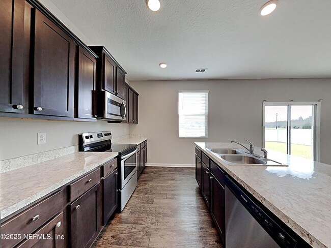 Building Photo - 11619 White Sturgeon Ct