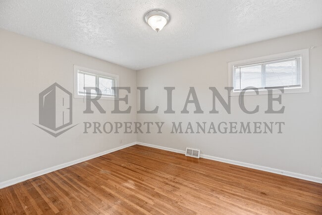 Building Photo - 5106 E Pawnee St