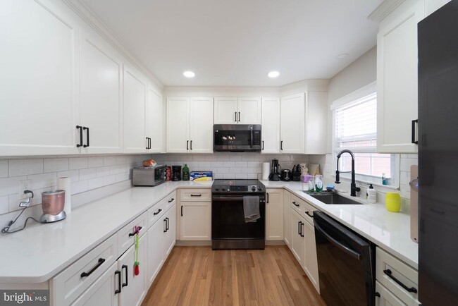 Building Photo - 4541 Ravensworth Rd