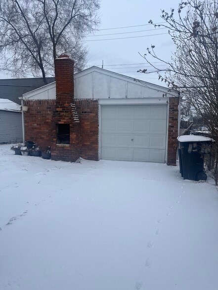 Building Photo - 15410 Tracey St