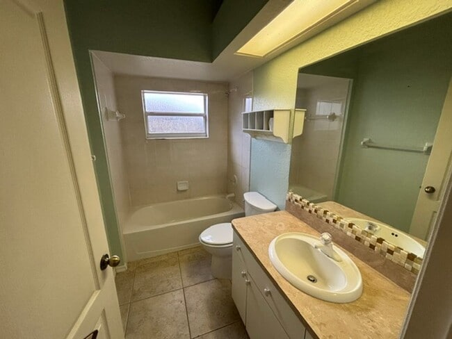 Building Photo - 15425 Sonora Dr