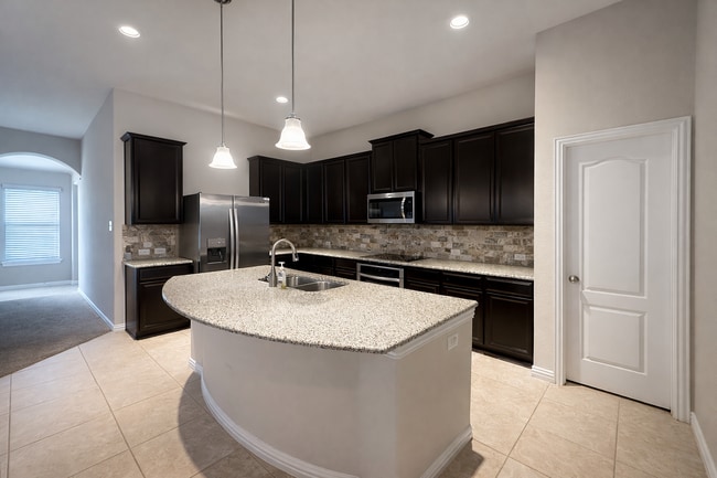 Building Photo - 3 BED 2 BATH NEW MANAGEMENT!!!!