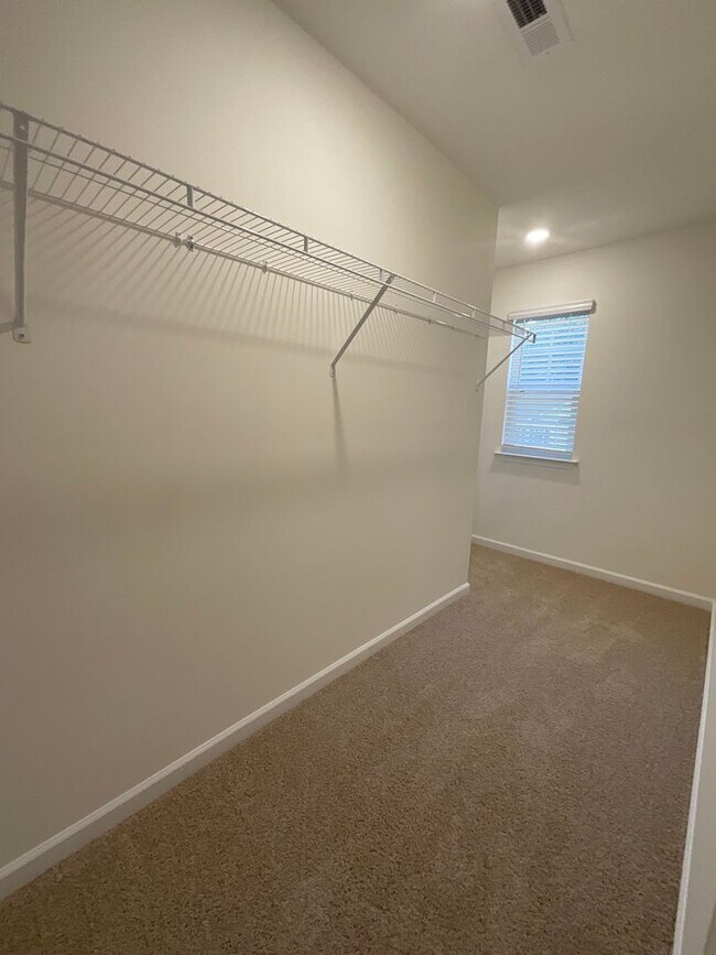 Building Photo - Nice 3 bedroom/2 bath - East Morristown