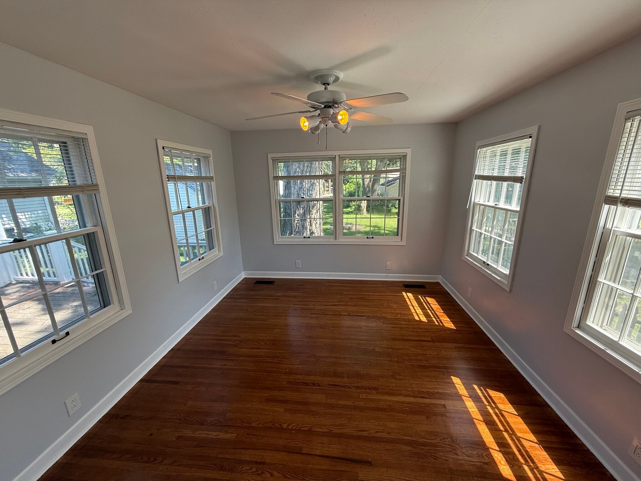 Sunroom - 5621 16th Ave S