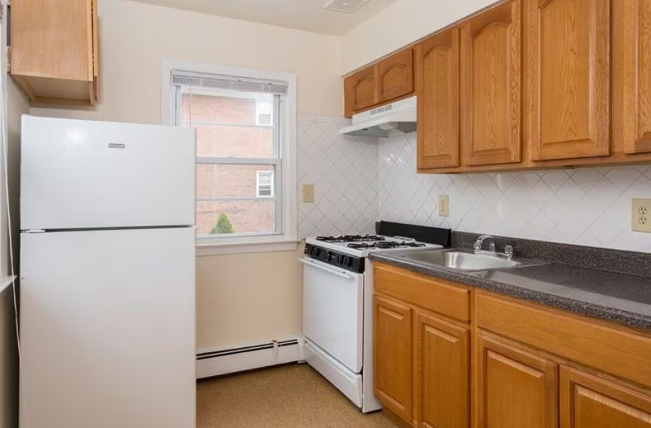 Building Photo - 118 Inslee Pl
