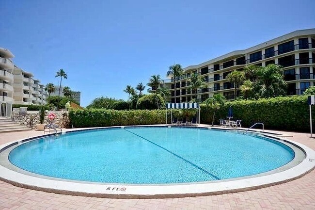 Building Photo - 2773 S Ocean Blvd