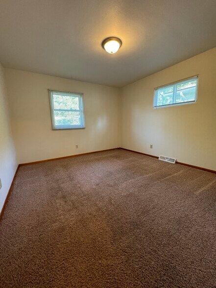 Building Photo - 3013 Blakeley Ave