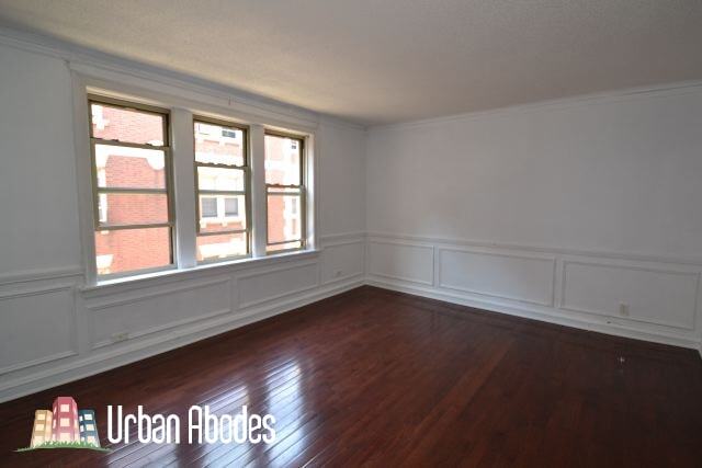 Building Photo - 547 W Surf St