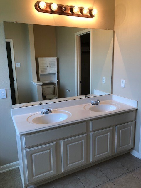 Building Photo - 16826 Shoal Park Dr