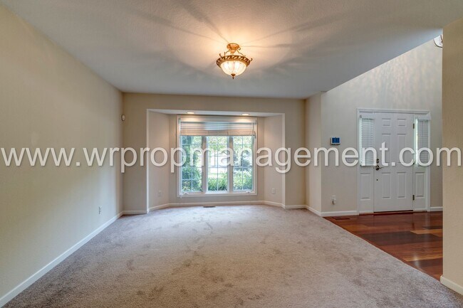 Building Photo - 4 Bed 3 Bath Home in Lambertville