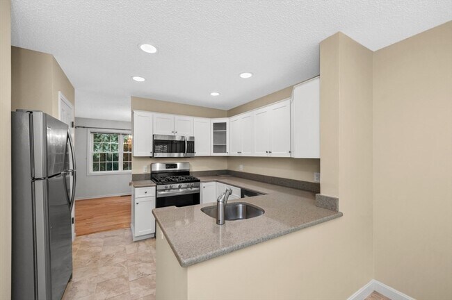 Building Photo - 4 Knollwood Ct