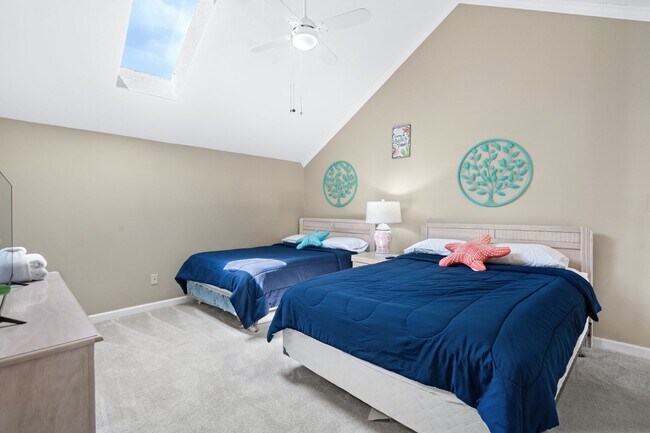 Building Photo - Fully Furnished W/ All Utilities Included! Seasonal Rental available 11/30/25-3/31/26