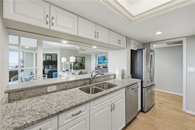 Building Photo - 6361 Pelican Bay Blvd