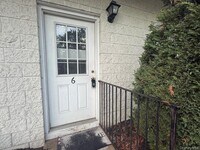 Building Photo - 687 Jersey Ave