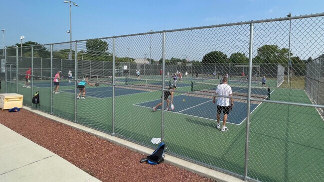 Building Photo - 1 Renaissance Pl