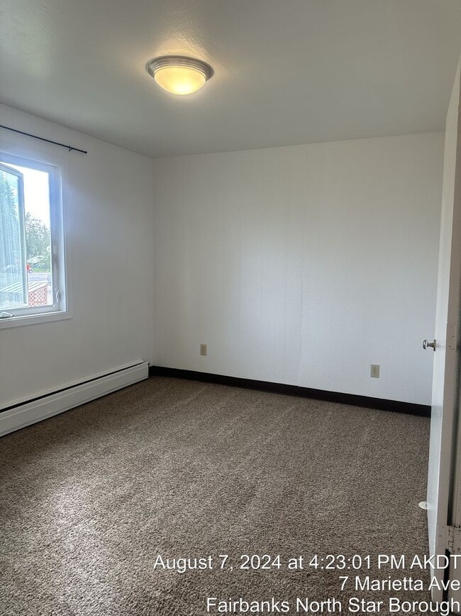 Building Photo - Charming 1 bedroom apt in quiet complex! T...