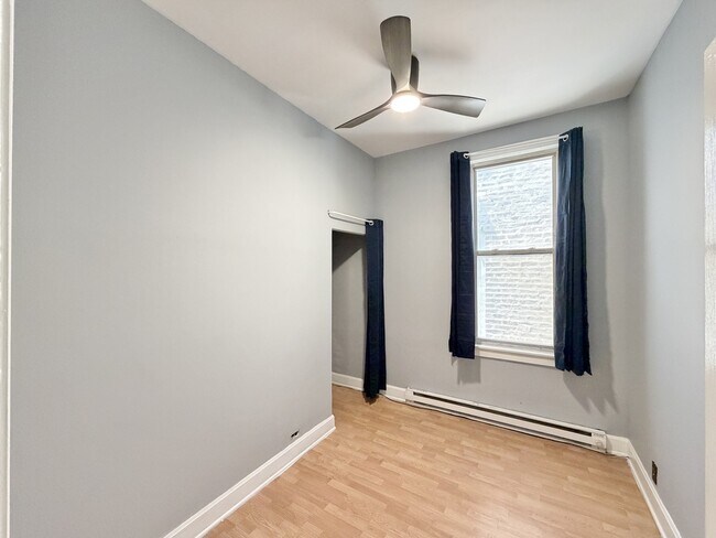 Building Photo - 2040 W 19th St