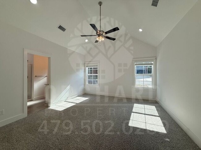 Building Photo - Bella Vista Single-Family Home- 3 Bed/ 2 B...
