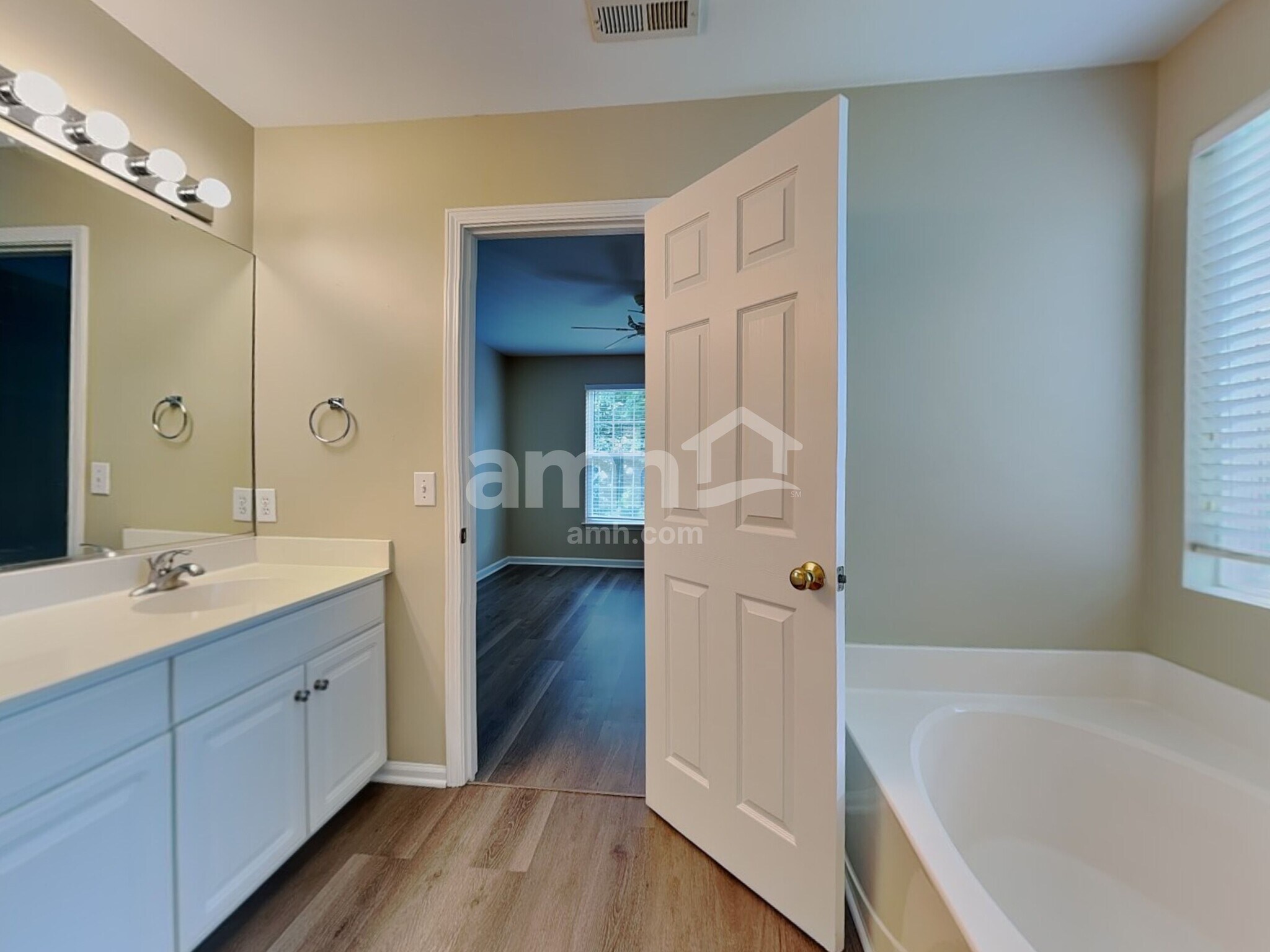 Building Photo - 3907 Gisbourne Dr