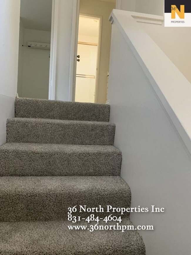 Building Photo - Remodeled 3 bed/2 bath Sunny Creekside Condo Available!