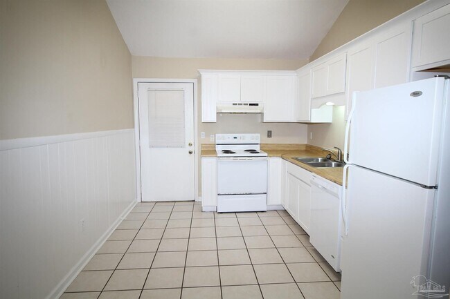 Building Photo - 907 N 77th Ave