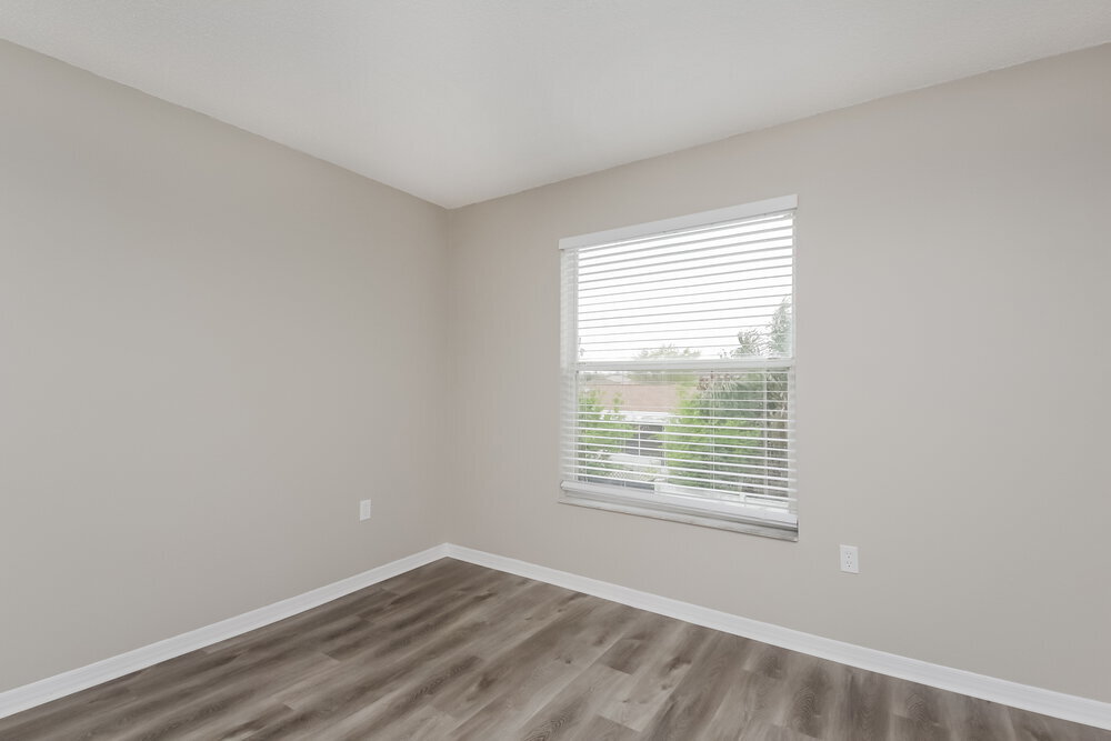 Building Photo - 553 Brentford Ct