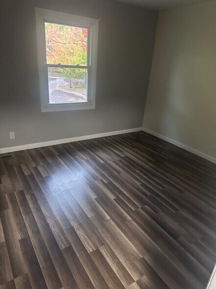 Building Photo - 4403 W Capri Ct