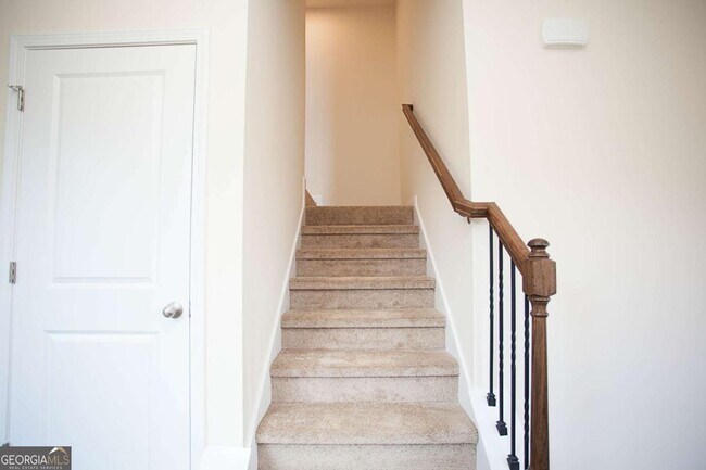 Building Photo - 4355 Almanor Cir