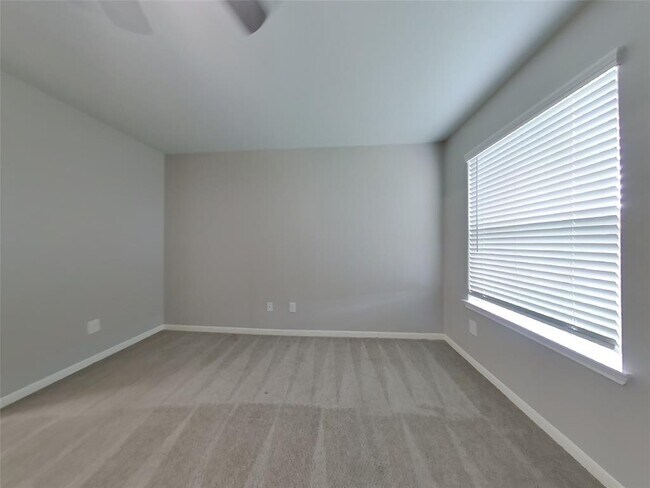 Building Photo - 904 American Monarch Dr