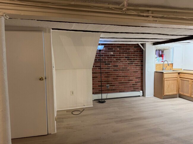 Building Photo - 9 Beaver Ave