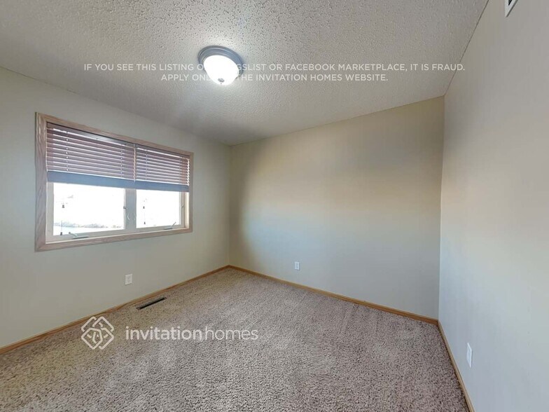 Building Photo - 10598 49th St NE