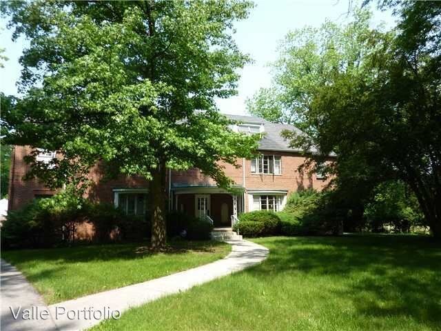Primary Photo - 2237 Evergreen Rd